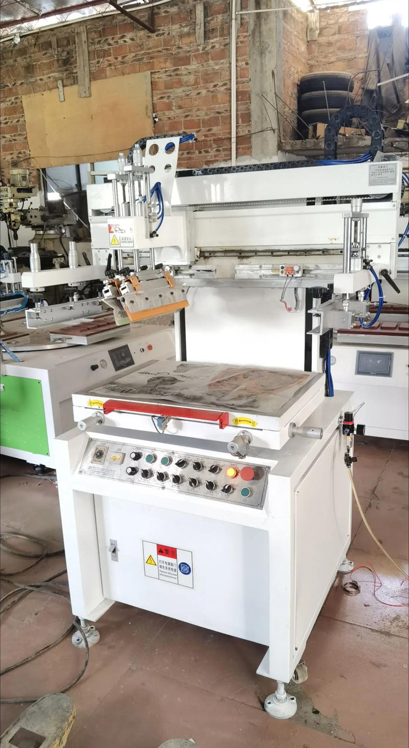 全自动膏霜瓶丝印机的介绍––––广州云月印刷设备 全自动膏霜瓶丝印机的介绍––––广州云月印刷设备